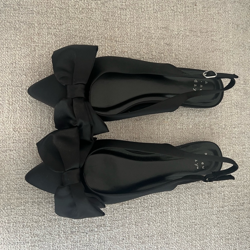 New-Black Slingback Bow Flats